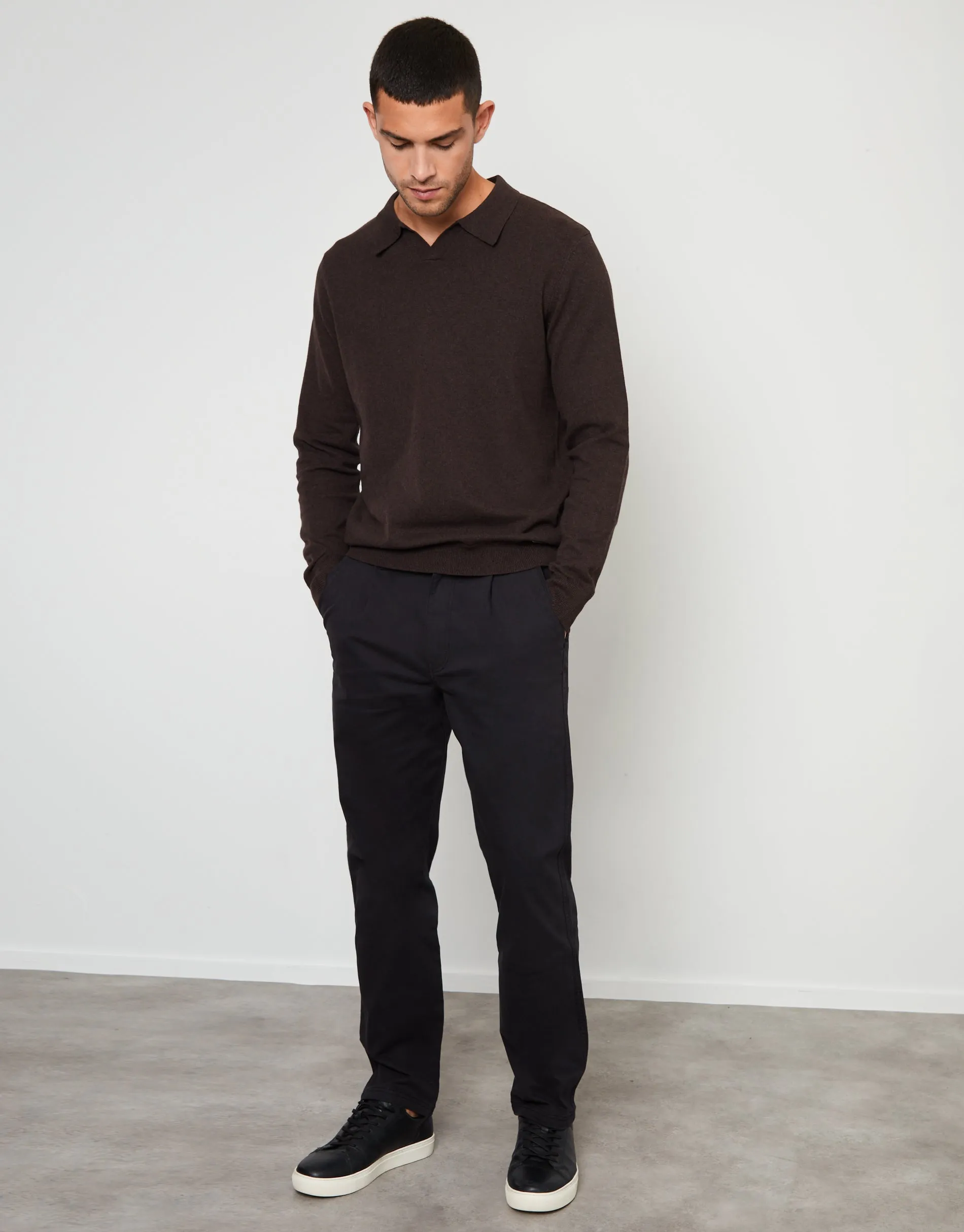 Men's Black Straight Leg Pleated Chino Trousers