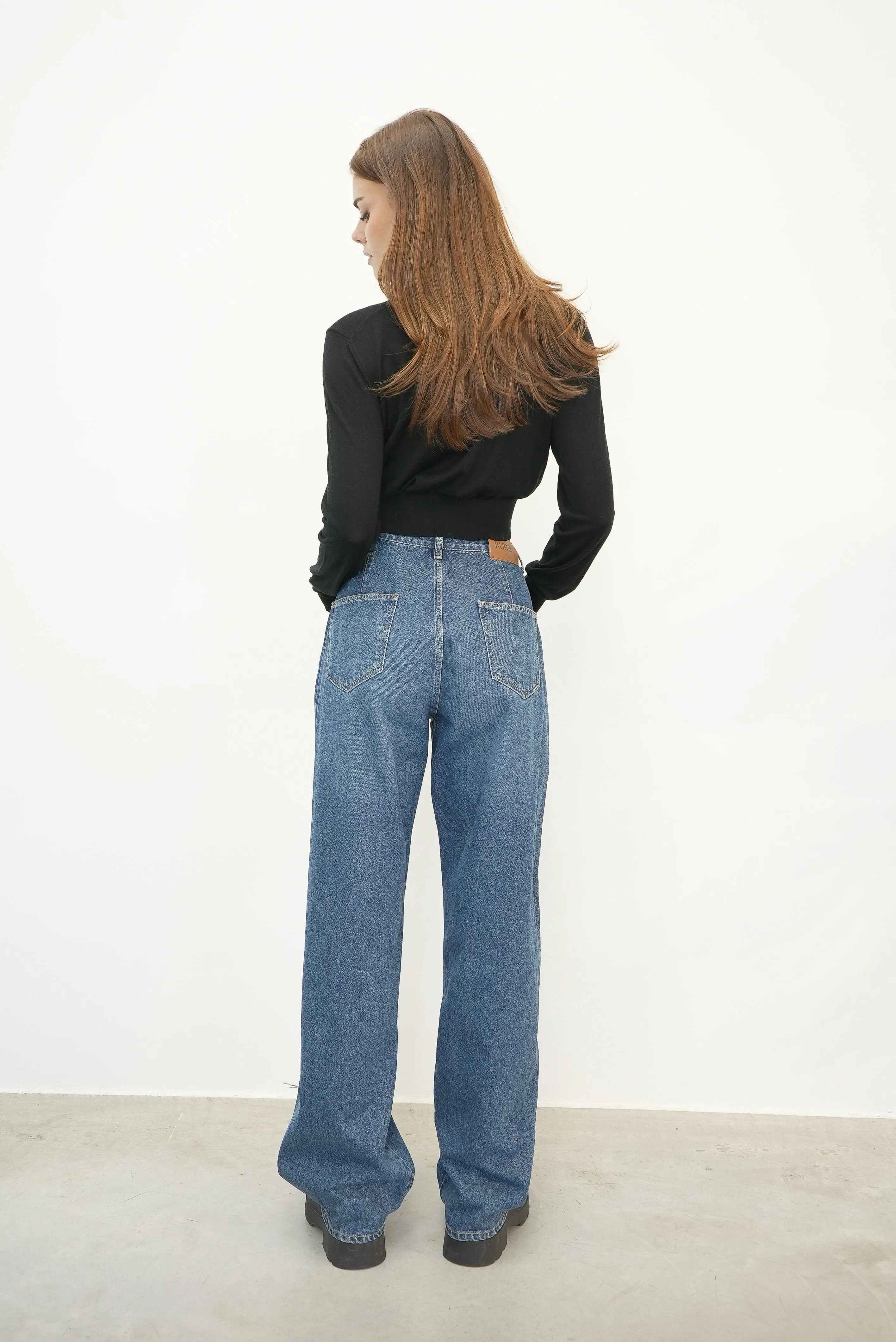 SUPERFINE CROPPED CREWNECK CARDIGAN